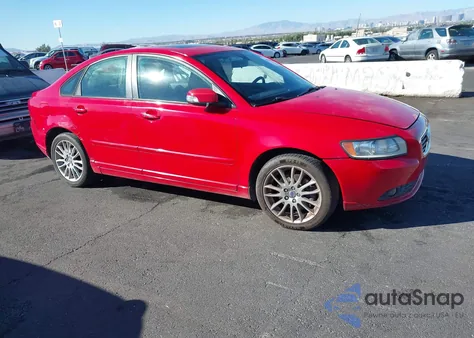 2010 Volvo S40 2.4I из США, поврежденный, VIN YV1390MS7A2500641